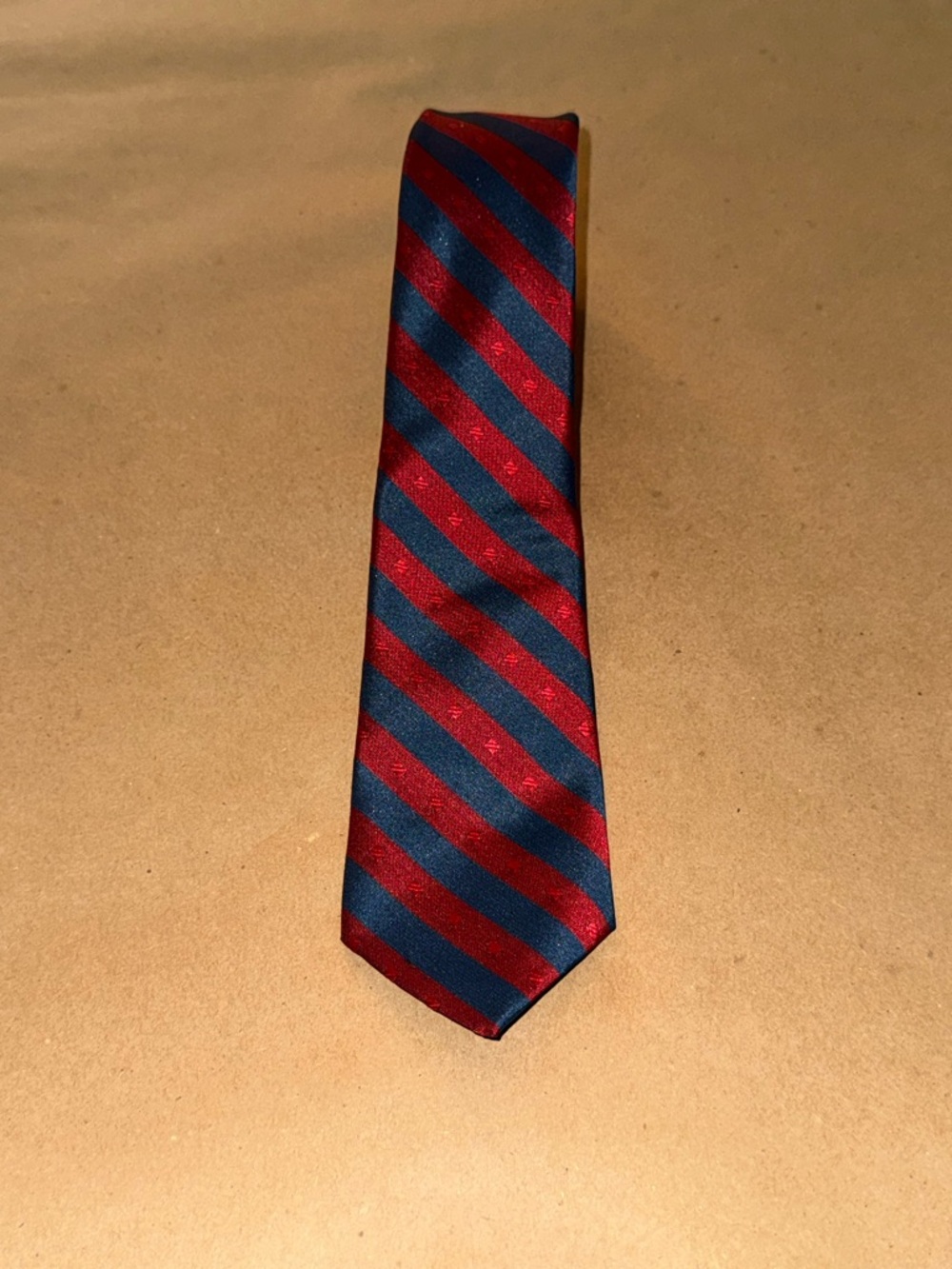 Elaan Vintage Red And Blue Striped Necktie Tie Skinny 57.5 Inch USA Preppy Fancy